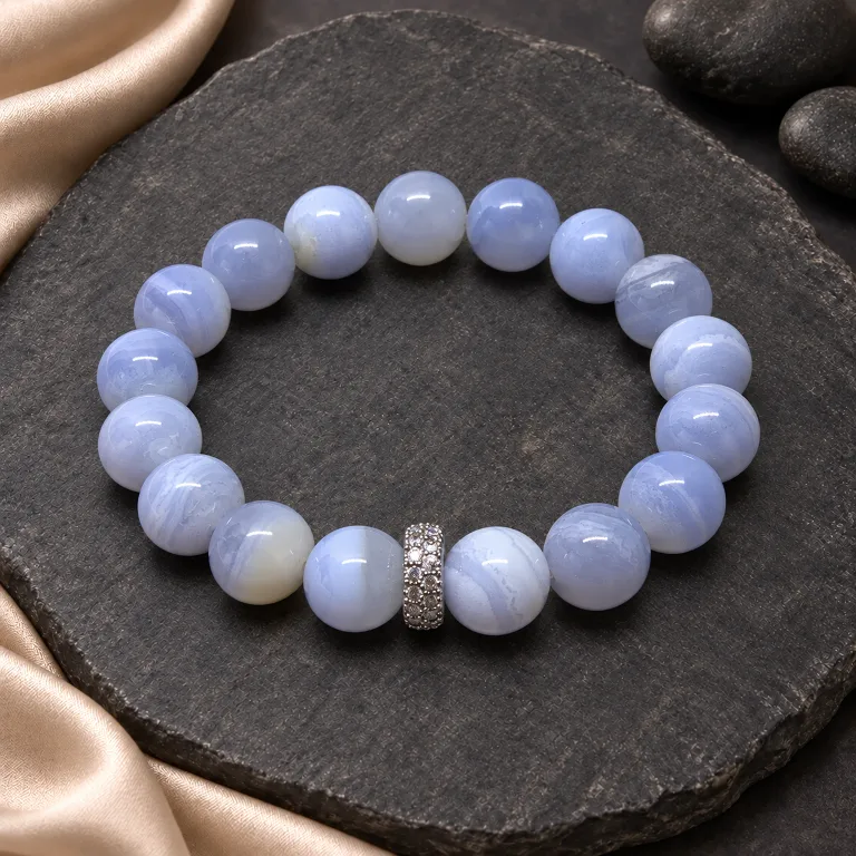 Chalcedono apyrankė, 10 cm.