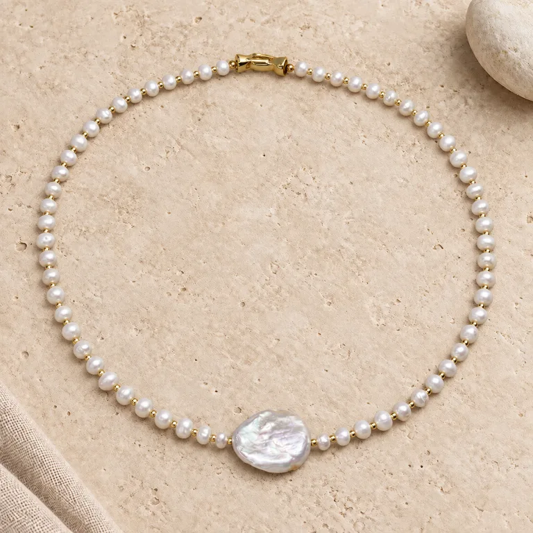Necklace with a Round Pearl