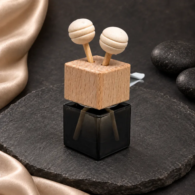 Kvapukai į automobilį, 10 ml.