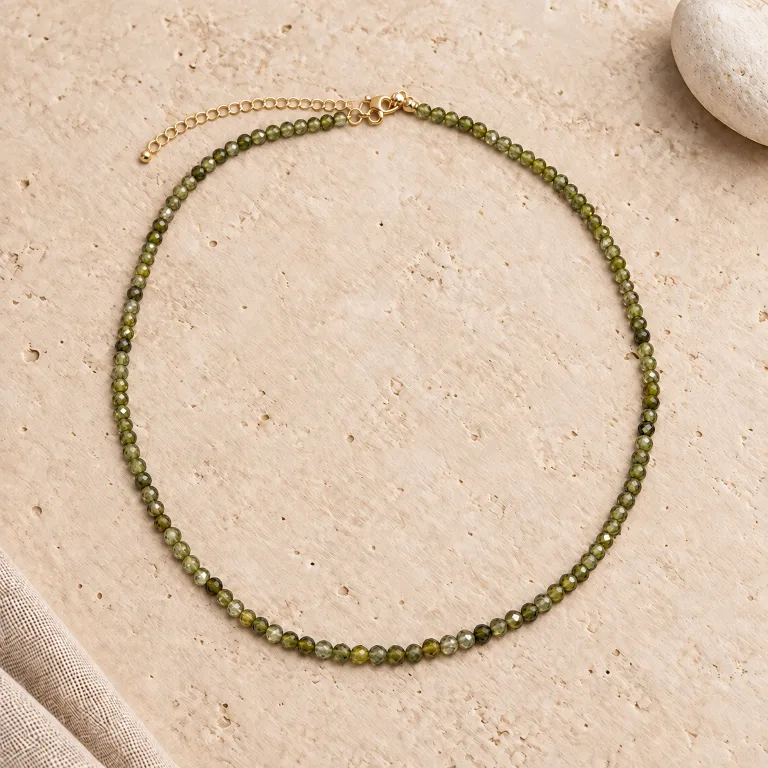 Зелёное ожерелье из циркония